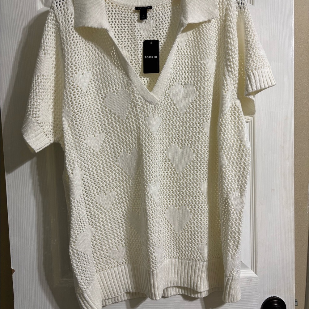 Torrid size 3 Cream V-Neck Sweater Lightweight Knit